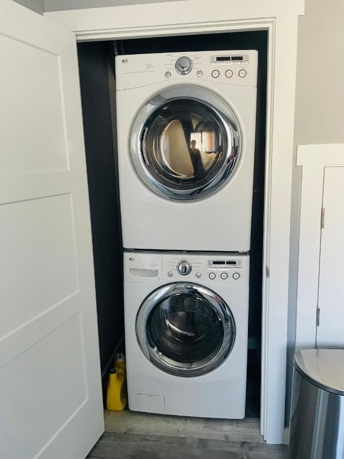 Green Lake 1St Line Home A With Central Air Conditioners Seattle Bagian luar foto