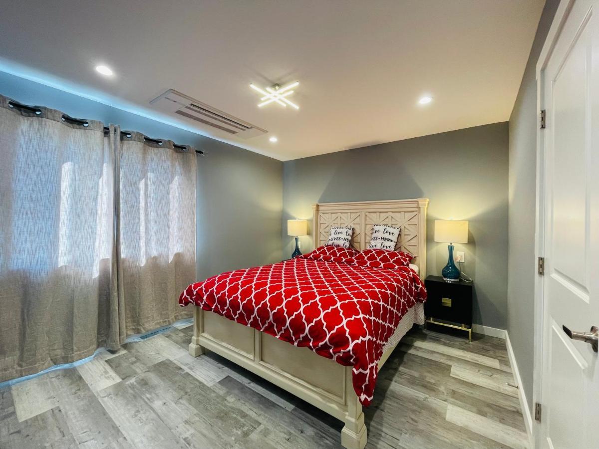 Green Lake 1St Line Home A With Central Air Conditioners Seattle Bagian luar foto