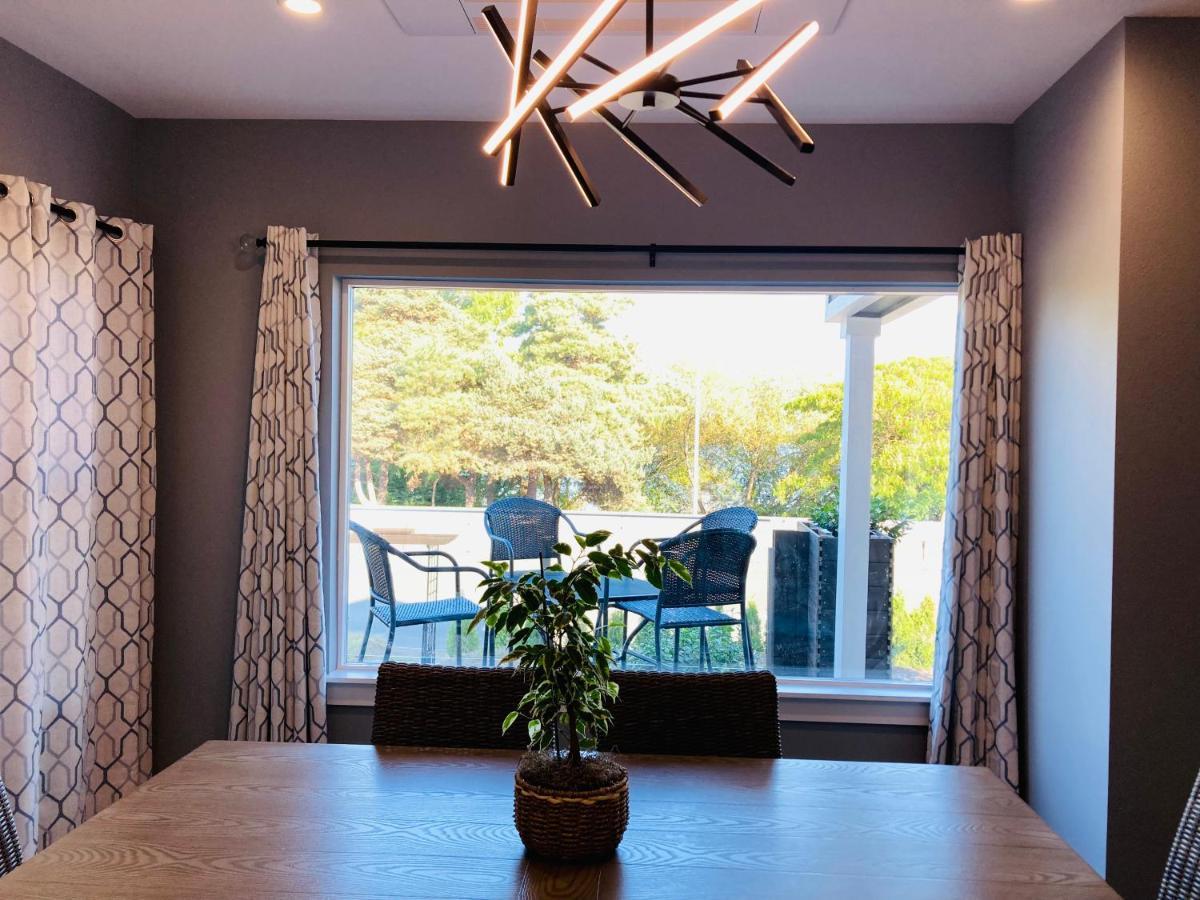 Green Lake 1St Line Home A With Central Air Conditioners Seattle Bagian luar foto