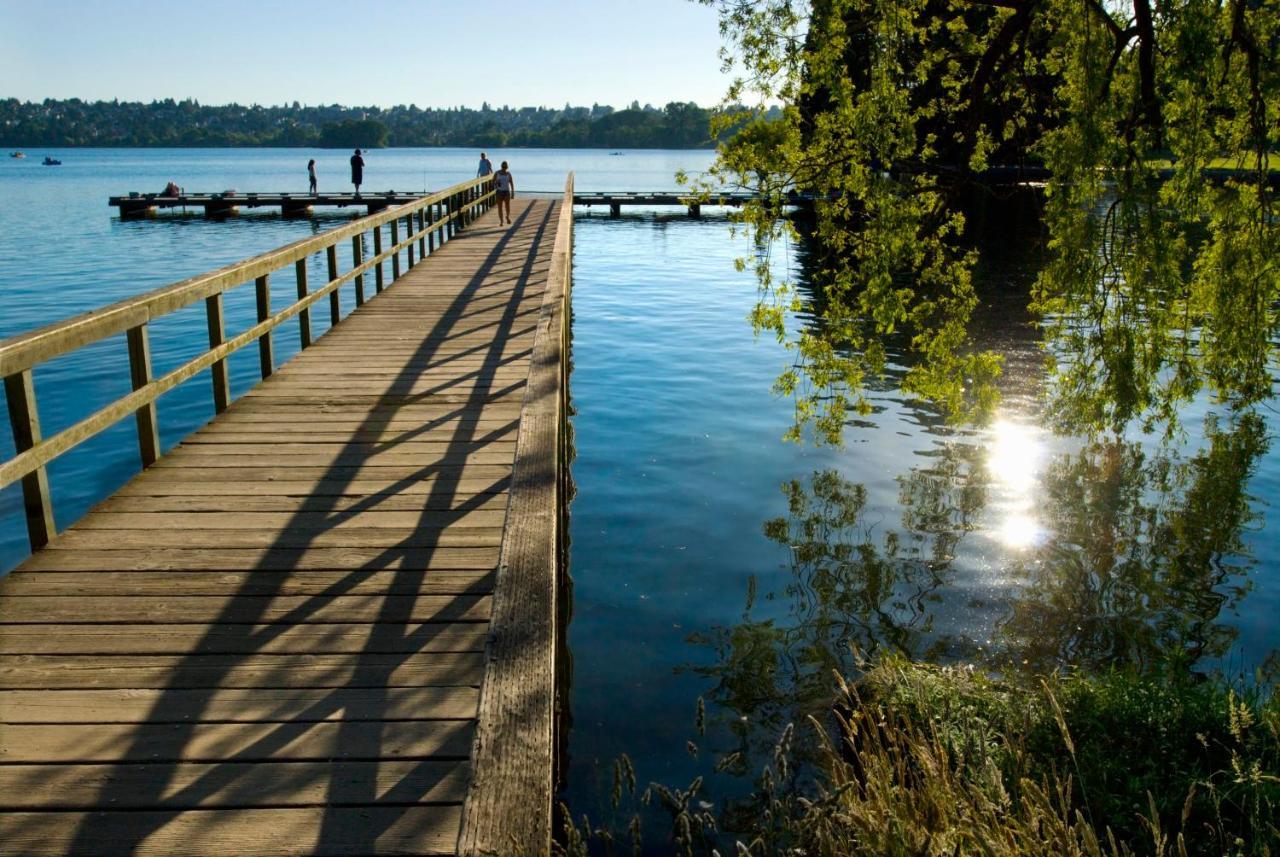 Green Lake 1St Line Home A With Central Air Conditioners Seattle Bagian luar foto